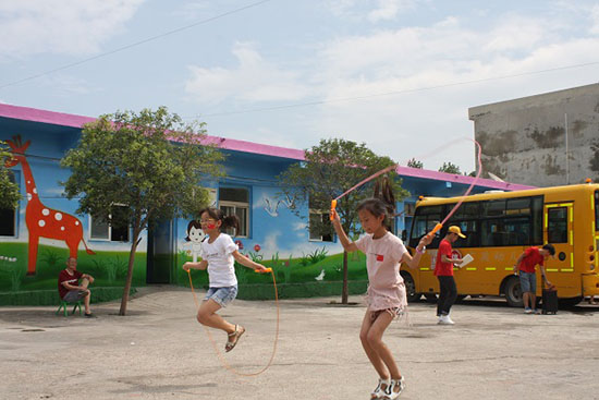 ���Ϲ��I(y��)��W(xu��)��(j��ng)��(j��)�Q(m��o)�׌W(xu��)Ժ����ϵ�P�h�������ж������������(sh��)�`�(du��)������ʡƽ�ɽ���P�hѦ���(zh��n)���Ӝϴ���ӢС�W(xu��)�_չ֧�̻�ӣ��e�k��ӢС�W(xu��)��һ��Ȥζ�\(y��n)�ӕ���׌�W(xu��)���w���W��ƥ�˾��񡣈D�����K��ِ��