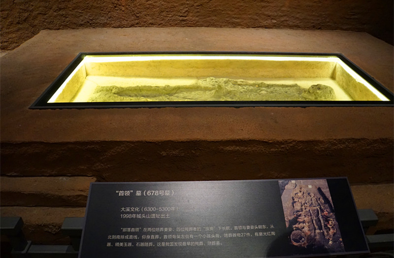 ���^ɽ�в�����vʷ�Ĵ�l�F����������553��Ĺ���У���һ�������I��Ĺ�����zӰ����־�ۣ�