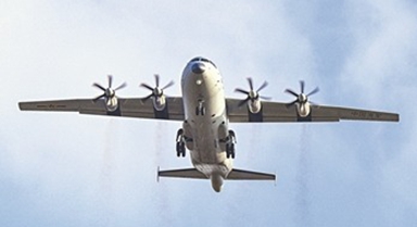 海軍航空兵某團開展飛行訓練